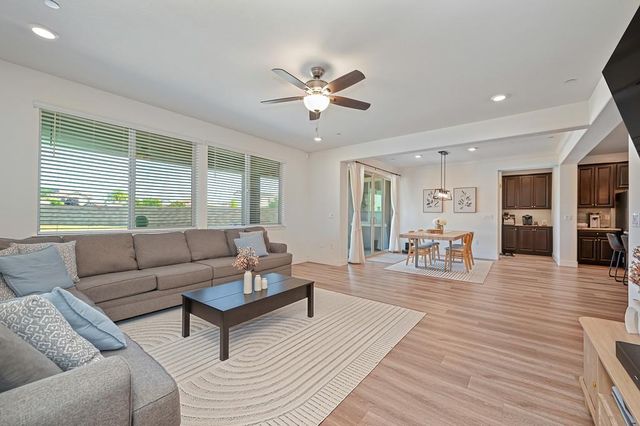 9381 Lilac Bush Ct, Sacramento, CA 95829