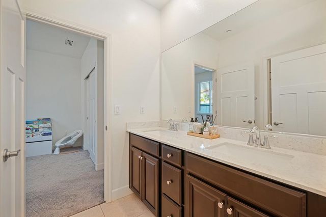 9381 Lilac Bush Ct, Sacramento, CA 95829