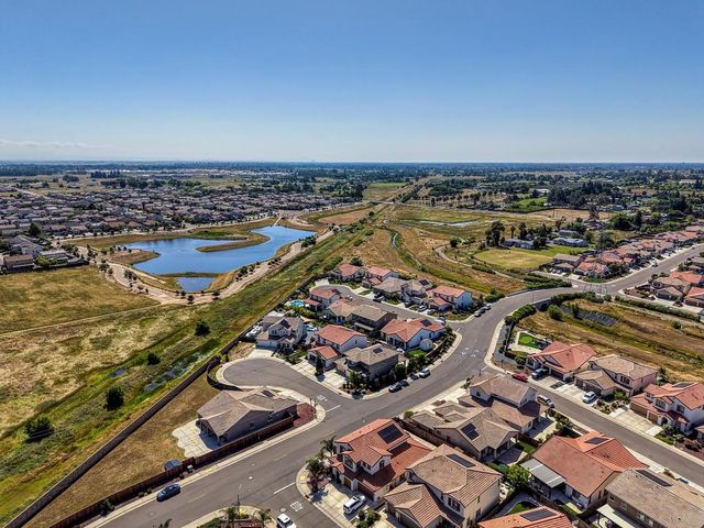 9381 Lilac Bush Ct, Sacramento, CA 95829