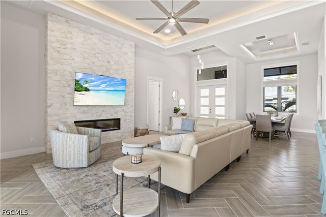 1422 Mohawk PKWY, Cape Coral, FL 33914