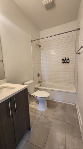 4428 N Sheridan Road 4C, Chicago, IL 60640