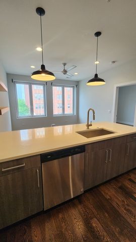 4428 N Sheridan Road 4C, Chicago, IL 60640