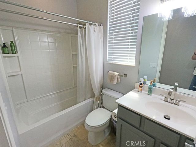 19611 Castle Harbor Court, Apple Valley, CA 92308
