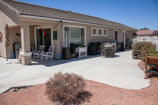 19611 Castle Harbor Court, Apple Valley, CA 92308