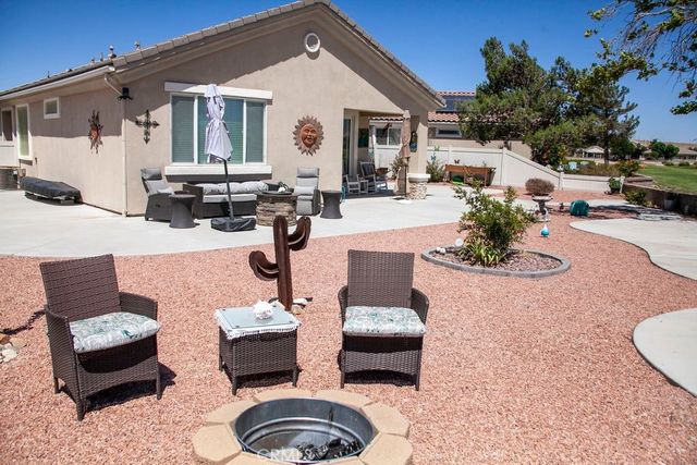 19611 Castle Harbor Court, Apple Valley, CA 92308