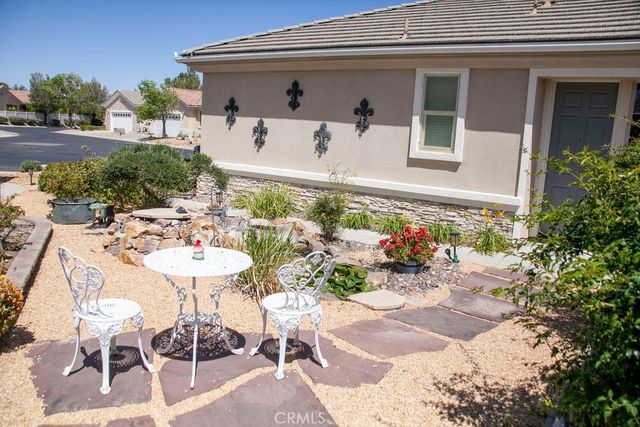 19611 Castle Harbor Court, Apple Valley, CA 92308