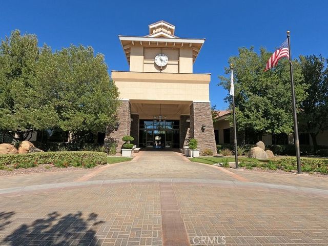 19611 Castle Harbor Court, Apple Valley, CA 92308