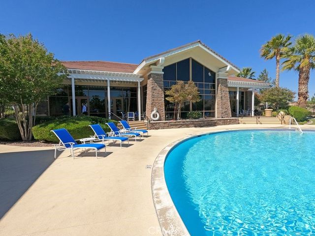 19611 Castle Harbor Court, Apple Valley, CA 92308