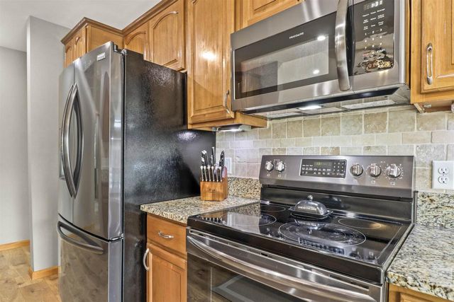 1904 Nighthawk Lane, Sauk City, WI 53583