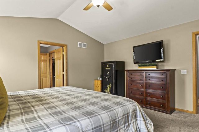 1904 Nighthawk Lane, Sauk City, WI 53583