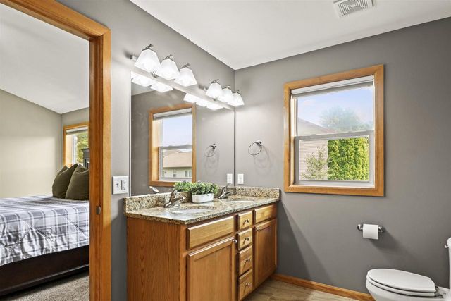 1904 Nighthawk Lane, Sauk City, WI 53583