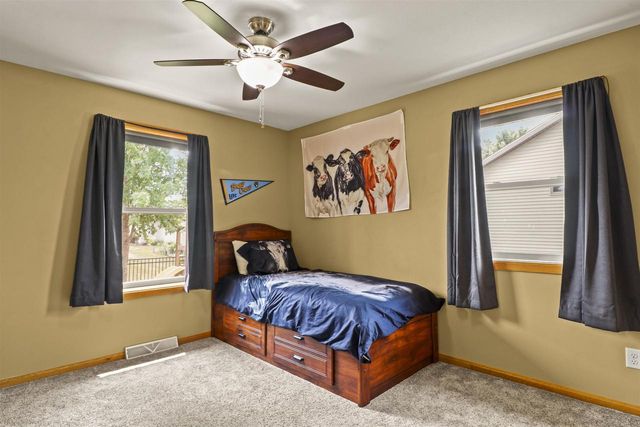 1904 Nighthawk Lane, Sauk City, WI 53583