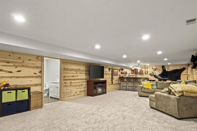 1904 Nighthawk Lane, Sauk City, WI 53583