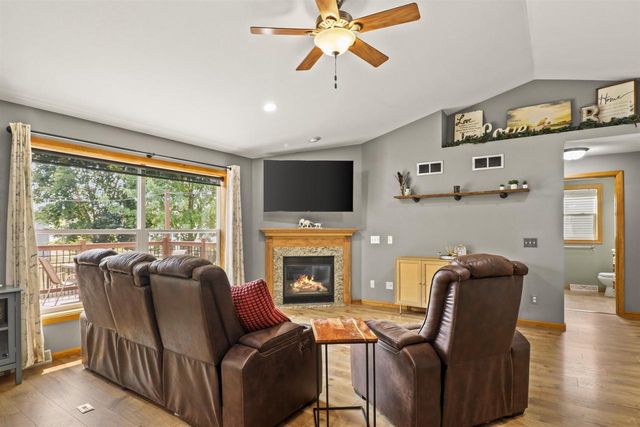 1904 Nighthawk Lane, Sauk City, WI 53583