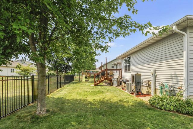 1904 Nighthawk Lane, Sauk City, WI 53583