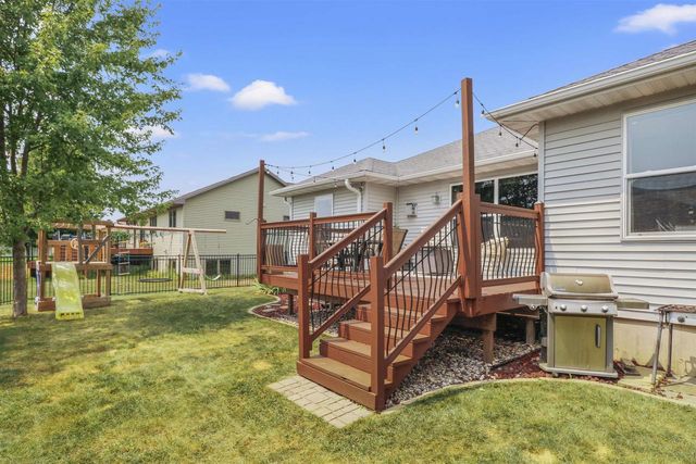 1904 Nighthawk Lane, Sauk City, WI 53583
