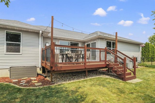 1904 Nighthawk Lane, Sauk City, WI 53583
