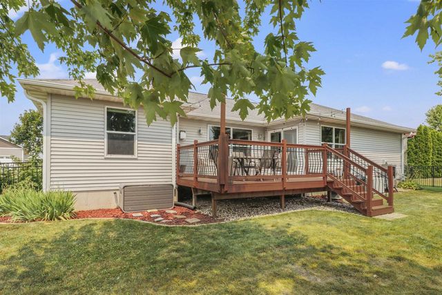 1904 Nighthawk Lane, Sauk City, WI 53583