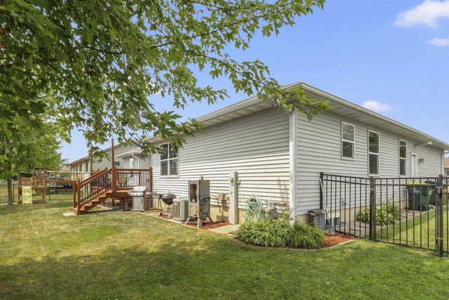 1904 Nighthawk Lane, Sauk City, WI 53583