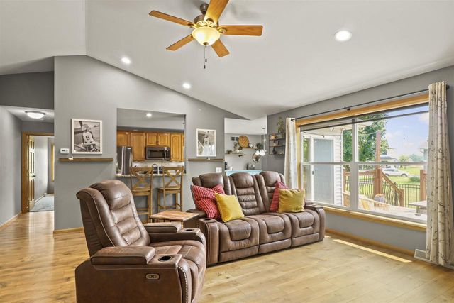 1904 Nighthawk Lane, Sauk City, WI 53583