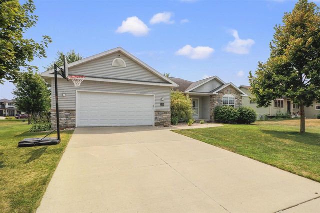 1904 Nighthawk Lane, Sauk City, WI 53583