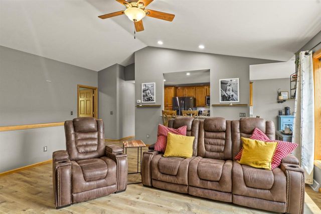 1904 Nighthawk Lane, Sauk City, WI 53583