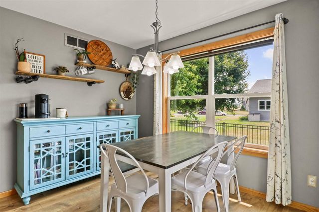 1904 Nighthawk Lane, Sauk City, WI 53583