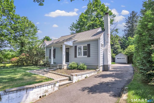 2082 Stratfield Road, Fairfield, CT 06825