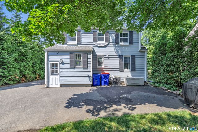 2082 Stratfield Road, Fairfield, CT 06825