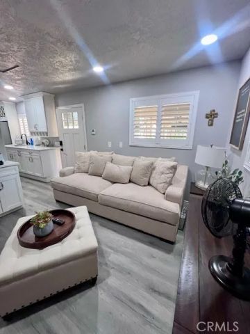 11594 Wedgewood, Apple Valley, CA 92308