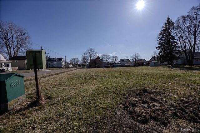 5629 Girard Avenue, Niagara Falls, NY 14304