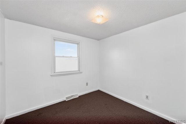 5629 Girard Avenue, Niagara Falls, NY 14304