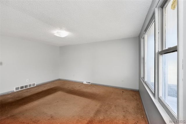 5629 Girard Avenue, Niagara Falls, NY 14304