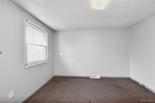 5629 Girard Avenue, Niagara Falls, NY 14304