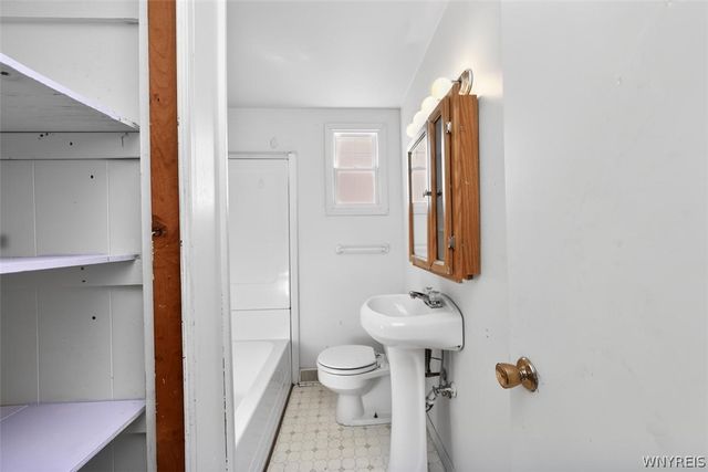 5629 Girard Avenue, Niagara Falls, NY 14304