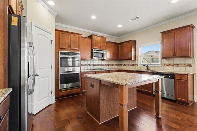 4208 Amberleaf Walk, Lilburn, GA 30047