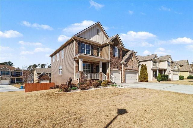 4208 Amberleaf Walk, Lilburn, GA 30047