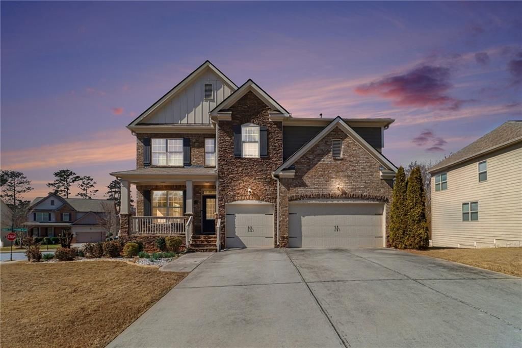 4208 Amberleaf Walk, Lilburn, GA 30047