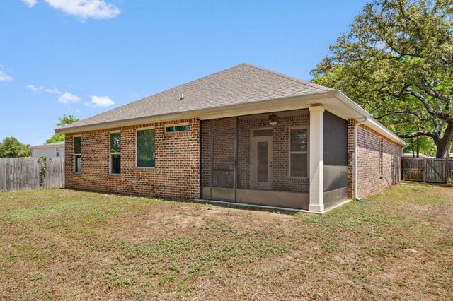 1560 Hickory Street, Niceville, FL 32578