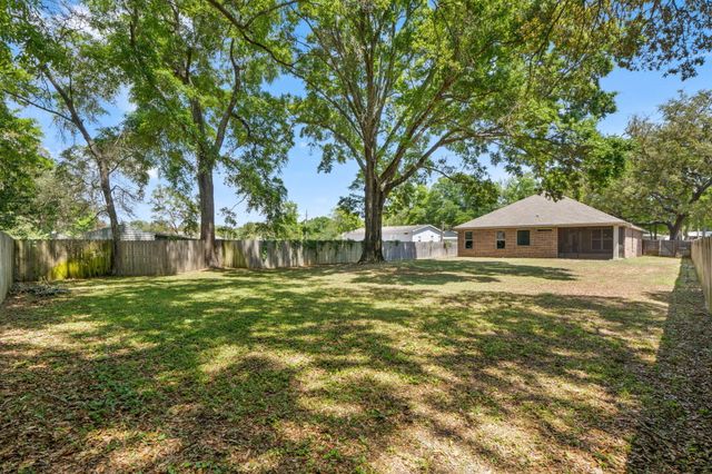 1560 Hickory Street, Niceville, FL 32578