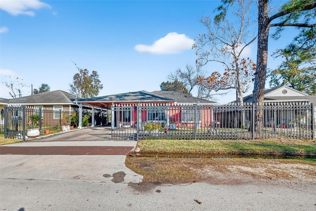 10313 Chadwick Street, Houston, TX 77029