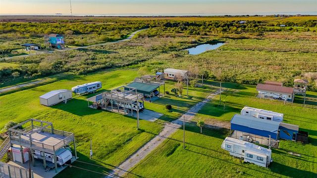 933 Wesley Way, Port Bolivar, TX 77650