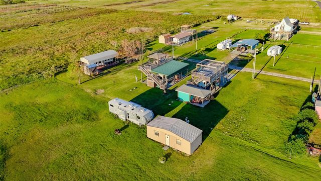 933 Wesley Way, Port Bolivar, TX 77650