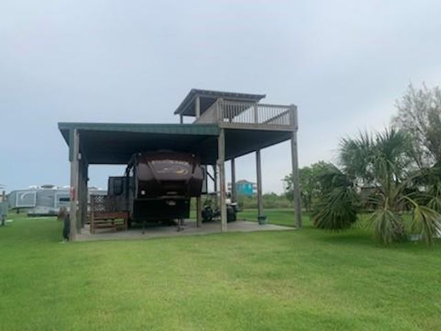 933 Wesley Way, Port Bolivar, TX 77650