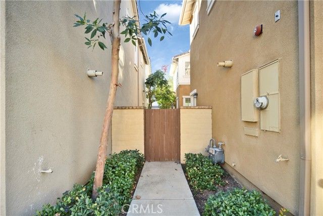 953 N Cornejo, Azusa, CA 91702