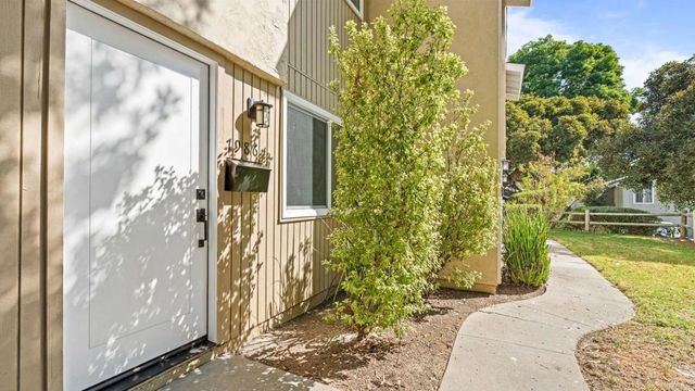 7986 Camino Jonata, San Diego, CA 92122