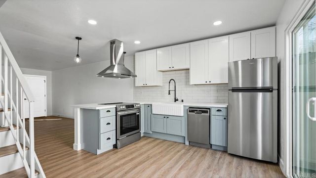 7986 Camino Jonata, San Diego, CA 92122