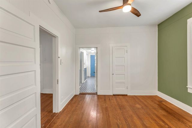 1002 Washburn ST, Taylor, TX 76574