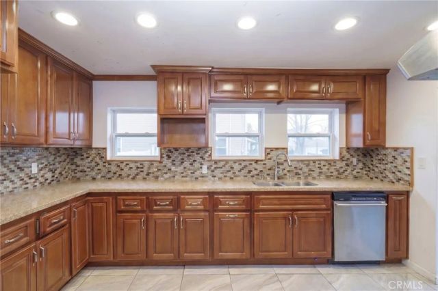 346 W School Street, Compton, CA 90220