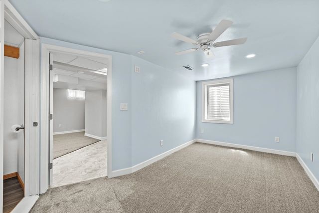 915 11 St NW, Minot, ND 58703